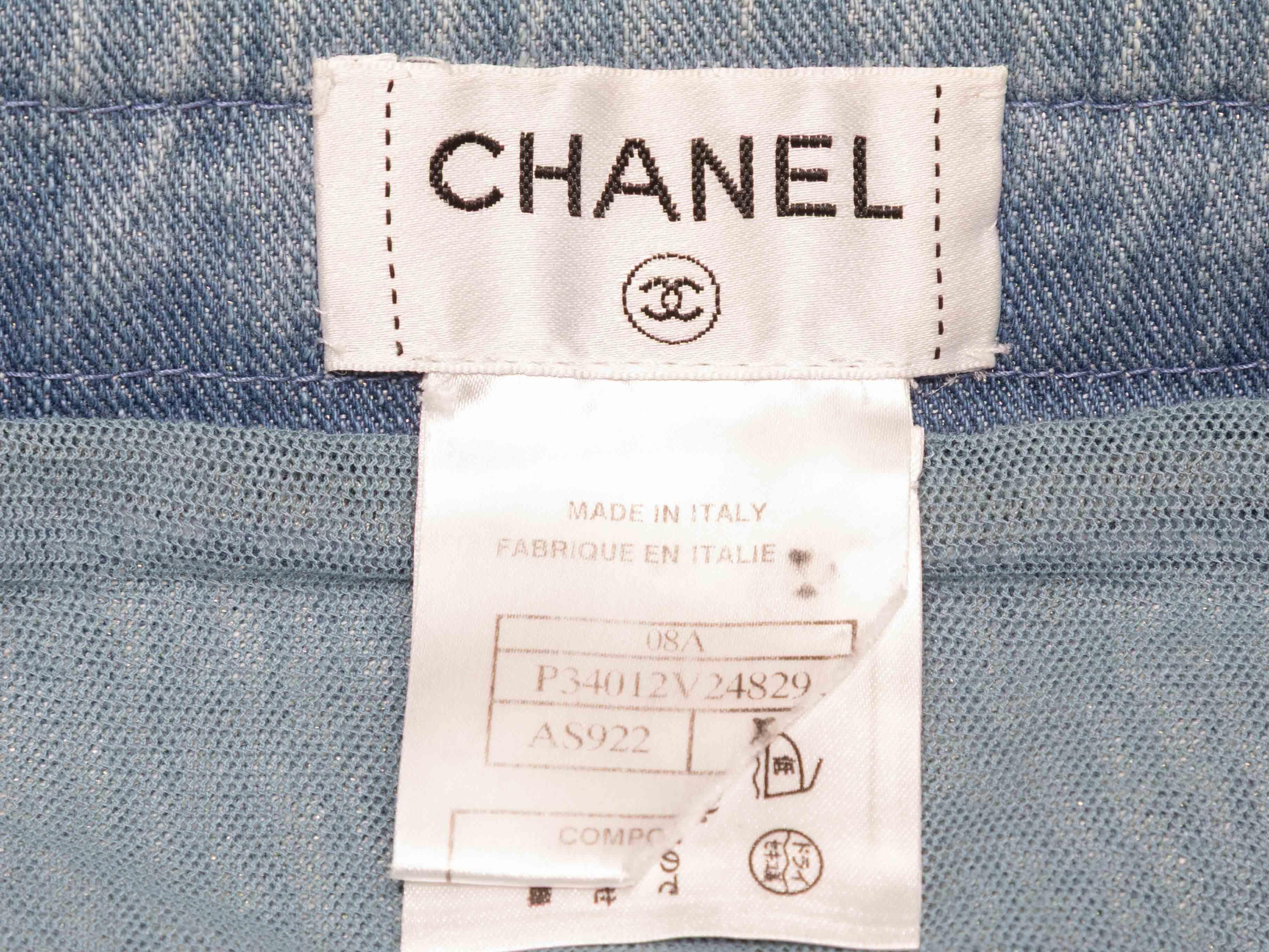 Medium Wash Chanel Distressed Denim Rock Größe US S im Zustand „Gut“ im Angebot in New York, NY