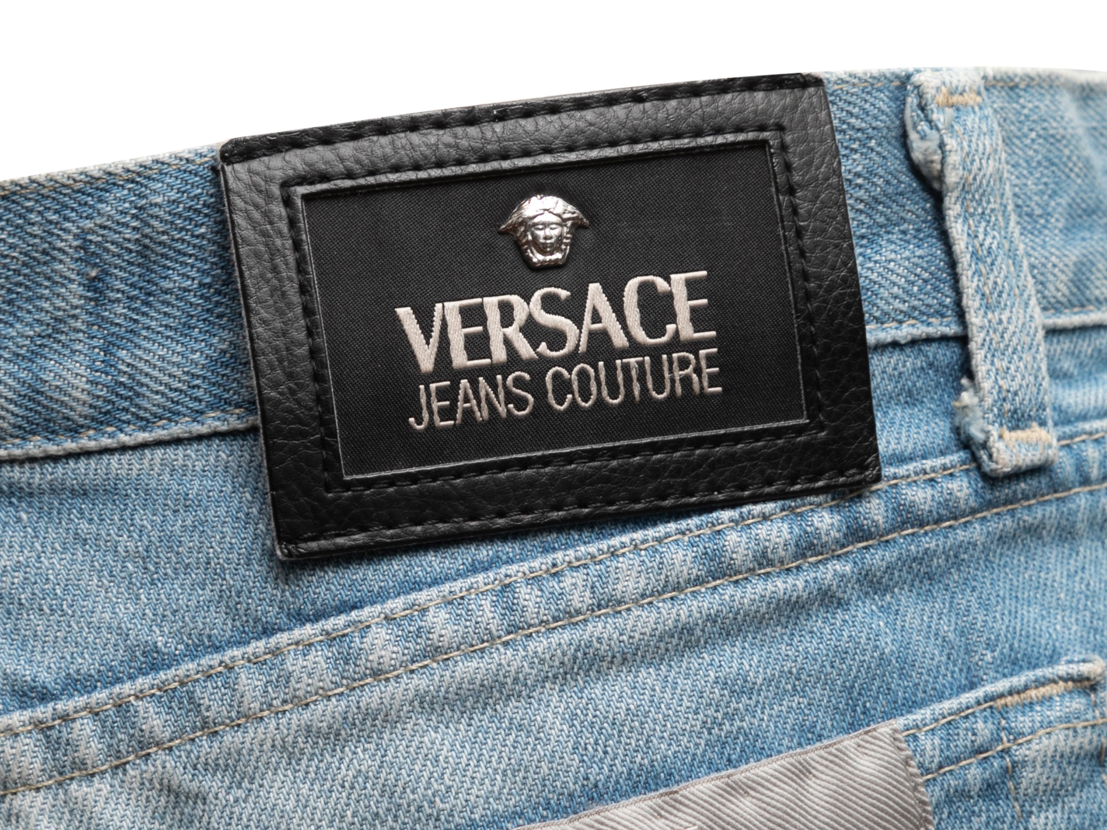 Medium Wash & Red Versace Jeans Couture Starfish Print Denim Shorts In Good Condition In New York, NY