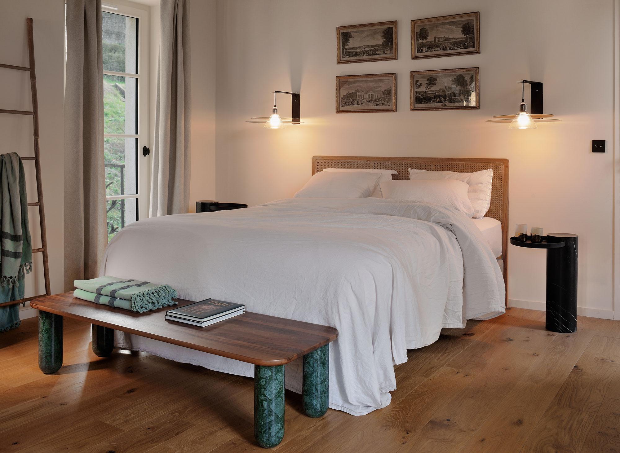 Marbre Table basse « Sunday » en marbre blanc et vert de taille moyenne, Jean-Baptiste Souletie en vente