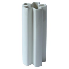 Medium White Ceramic KYO Star Vase by Mazo Design