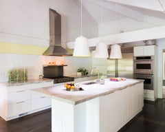 Pendelleuchte "Century" entworfen von Corinna Warm Medium Weiß/Bronze, auf Lager