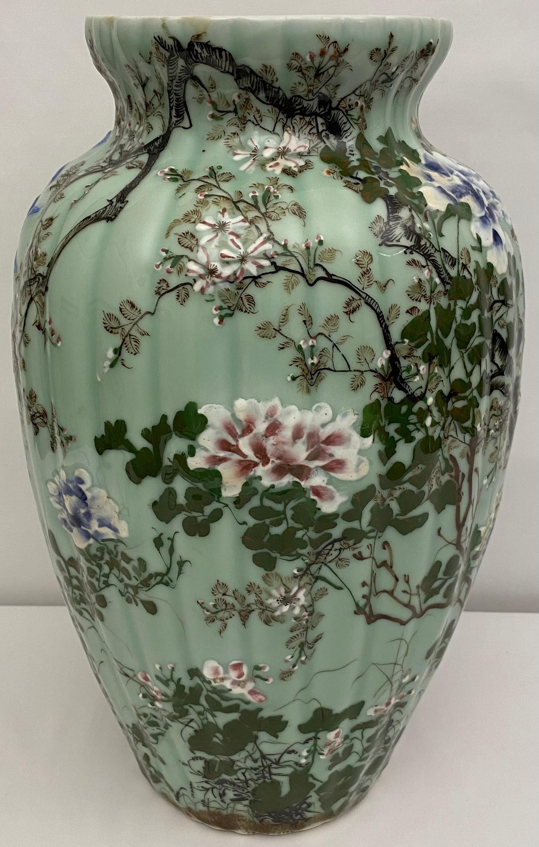 Medji Period High Relief Porcelain Celadon Vase, circa 1900 For Sale 2
