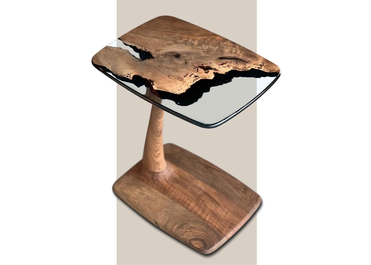 Medma C Walnut & Crystal Clear Resin End Side Table In New Condition For Sale In Miami Beach, FL