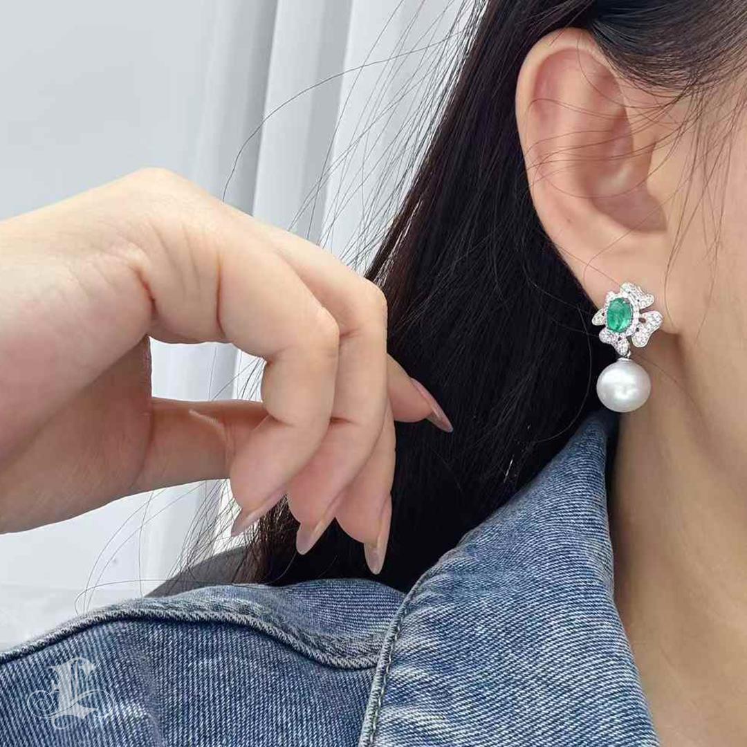 【Vine Symphony】Medusa Bloom Convertible Emerald & South Sea Pearl Earrings For Sale 6