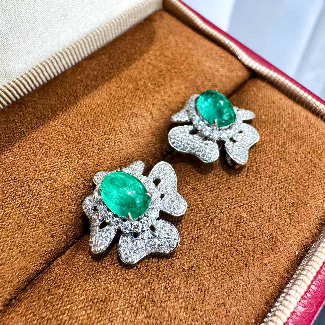 【Vine Symphony】Medusa Bloom Convertible Emerald & South Sea Pearl Earrings For Sale 4