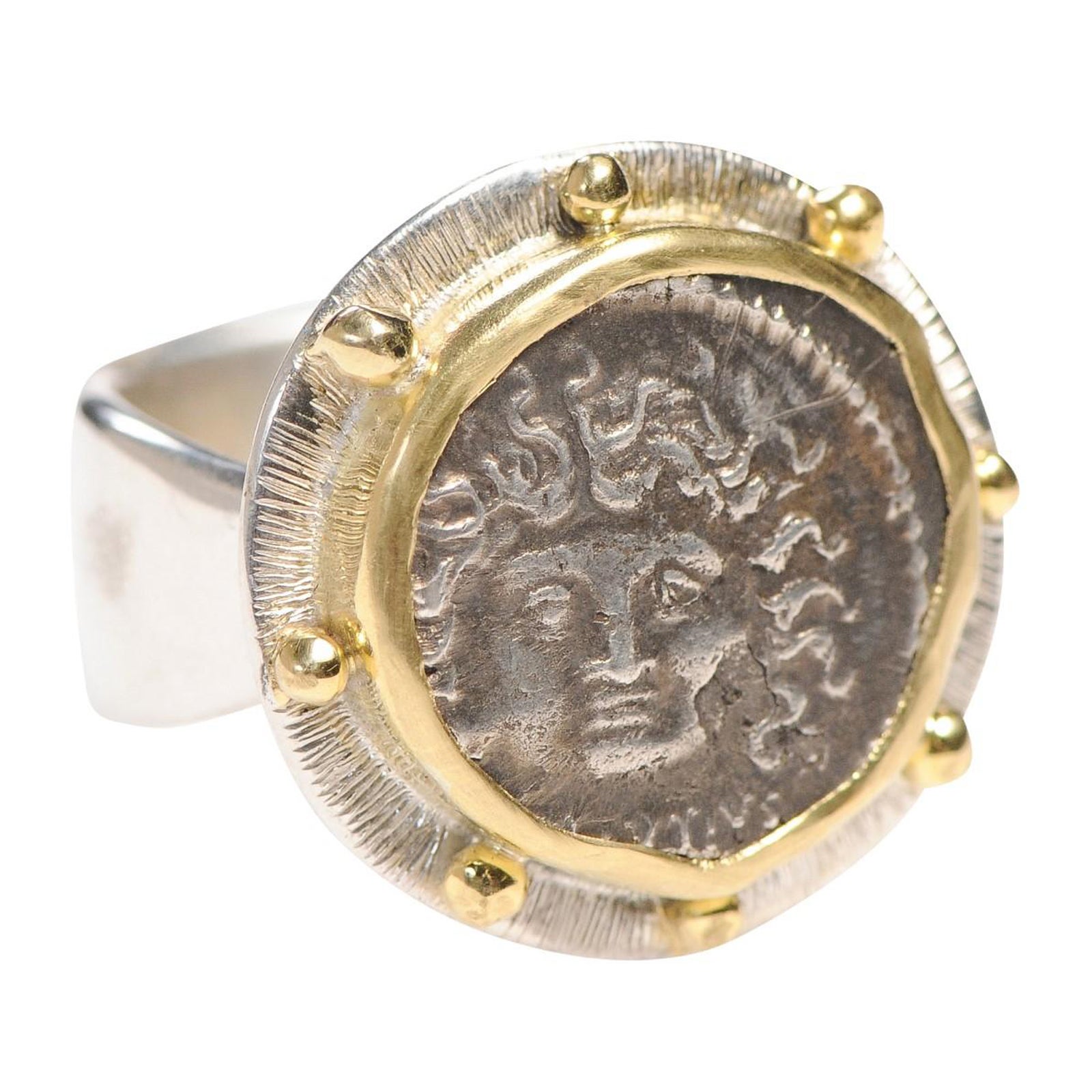 Anello Medusa con moneta in oro 18kt, misura 8,5