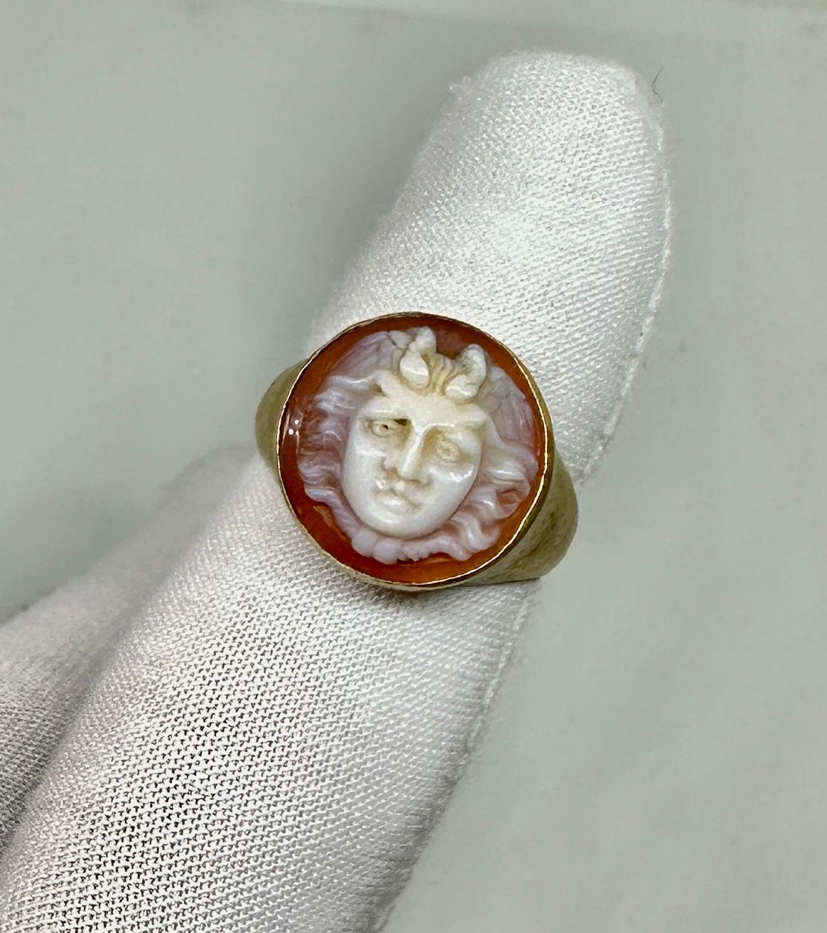 Medusa Snake Hardstone Cameo Ring 20 Karat Gold Museum Quality Antique Victorian 3