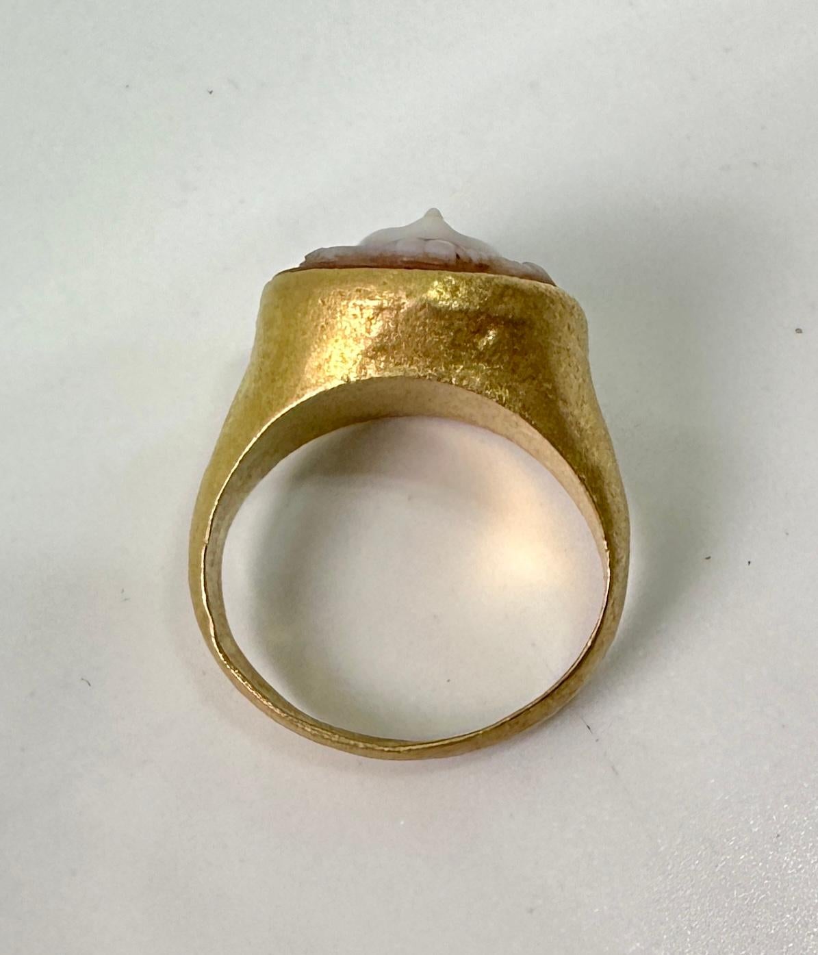 Medusa Snake Hardstone Cameo Ring 20 Karat Gold Museum Quality Antique Victorian 4