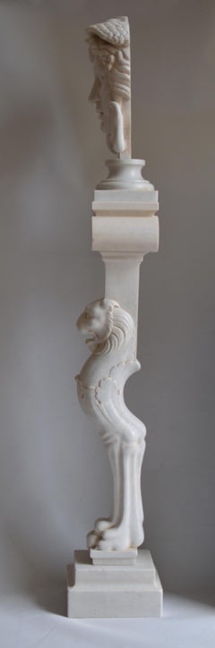 Méduse sur trapezoforo avec griffon sculpté en marbre de Carrare - fabriqué en Italie