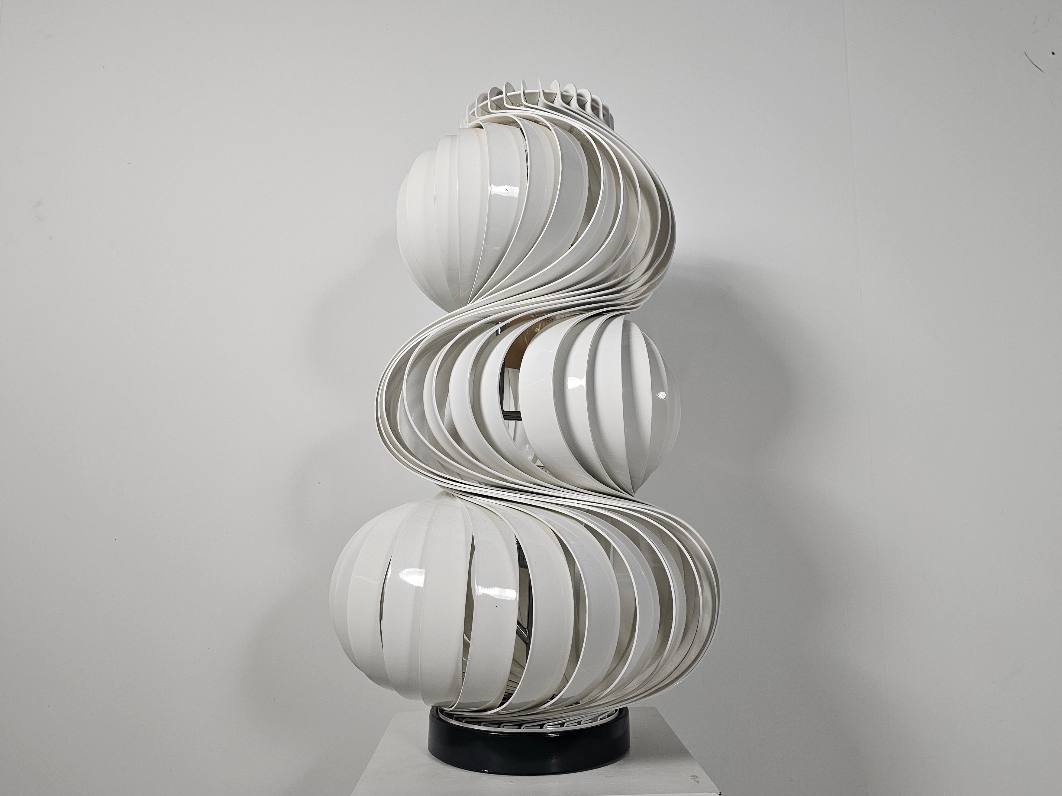 Medusa table lamp by Olaf von Bohr for Valenti, Italy 1968 In Good Condition In amstelveen, NL