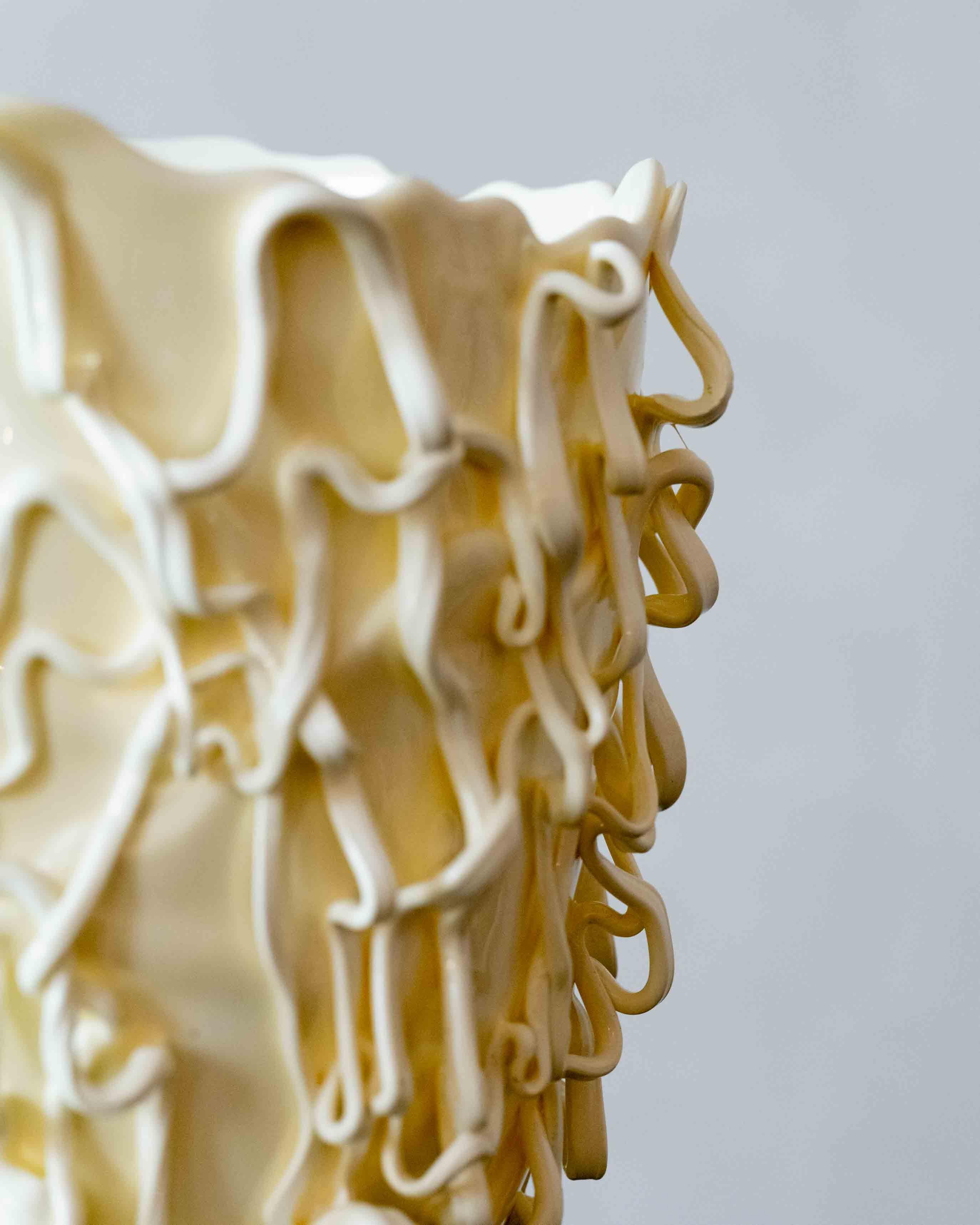 Vase Medusa en résine souple blanc mat de taille L conçu par Gaetano Pesce et produit par Fish Design.