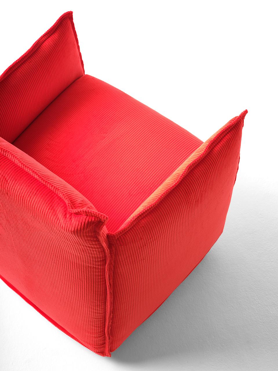 Autre Petit fauteuil textile moderne du 21e siècle en velours côtelé de coton  en vente