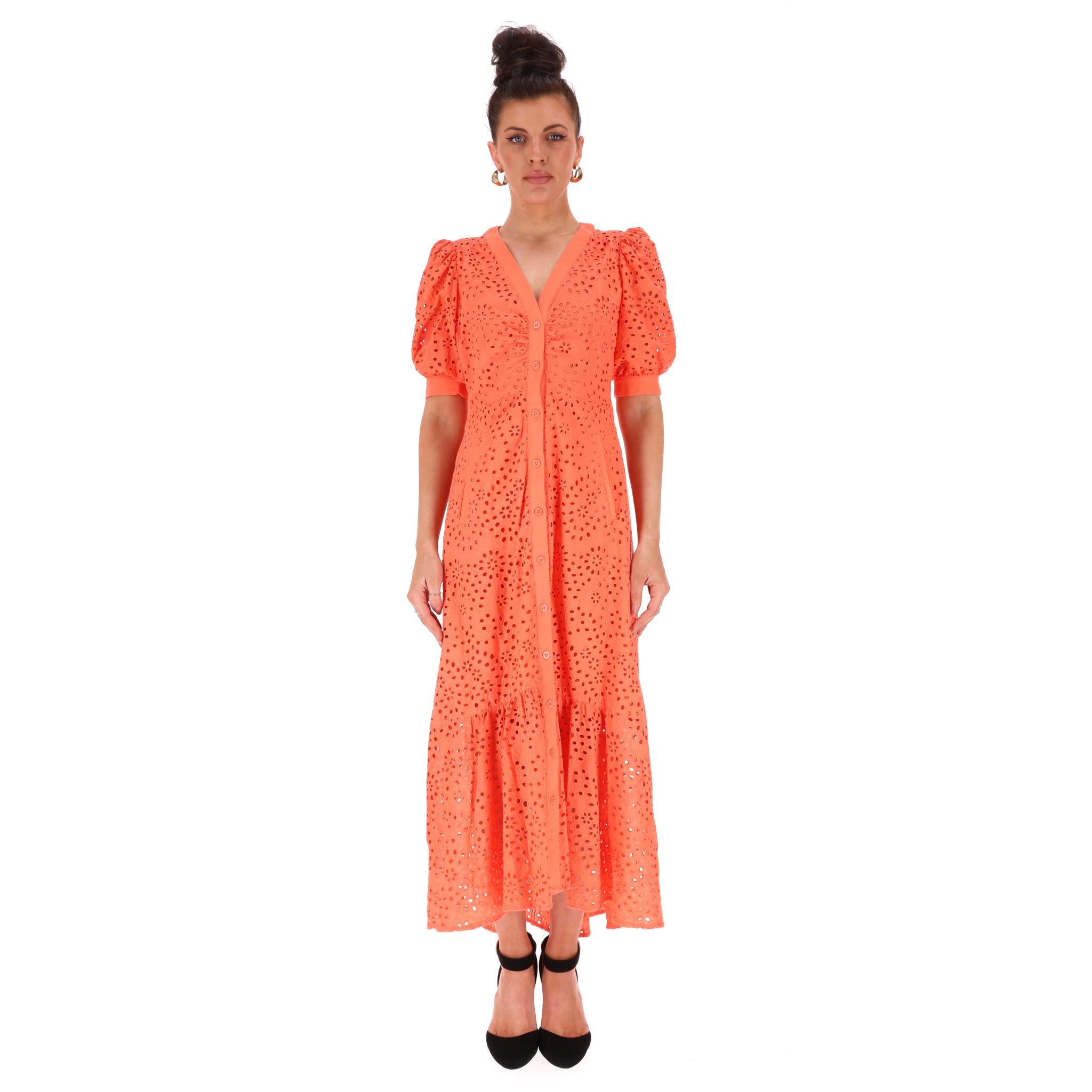 ME+EM Broderie Cotton Maxi Dress

Coral orange dress fully crafted from cotton in a broderie pattern.

Featuring short puff sleeves, V-neck and ruffled detailed maxi skirt.

Having button fastening along the centre.

Rrp Approx. £400

Size –