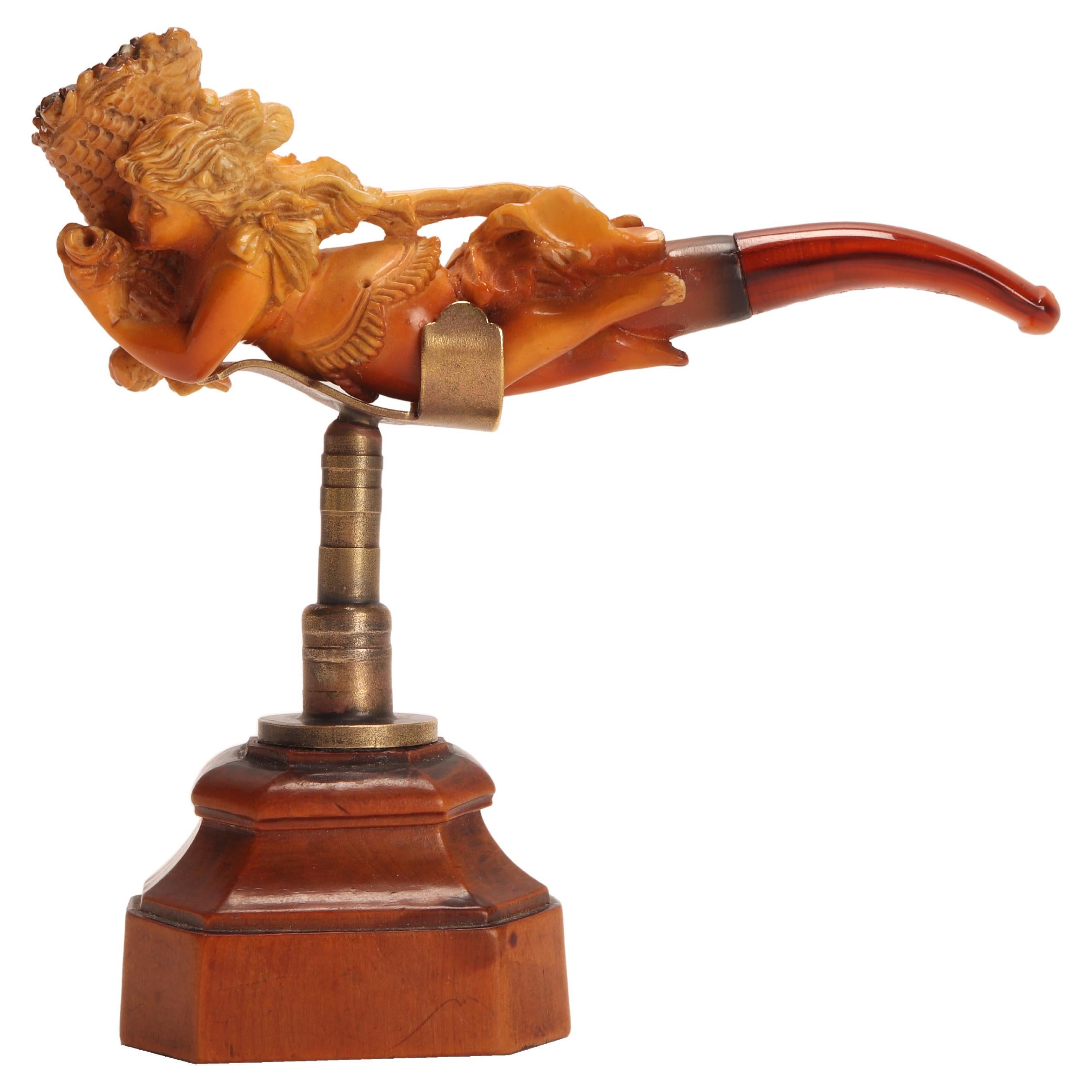 Meershaum Pipe with a Goddess Holding a Cornucopia, Vienna 1890 For Sale