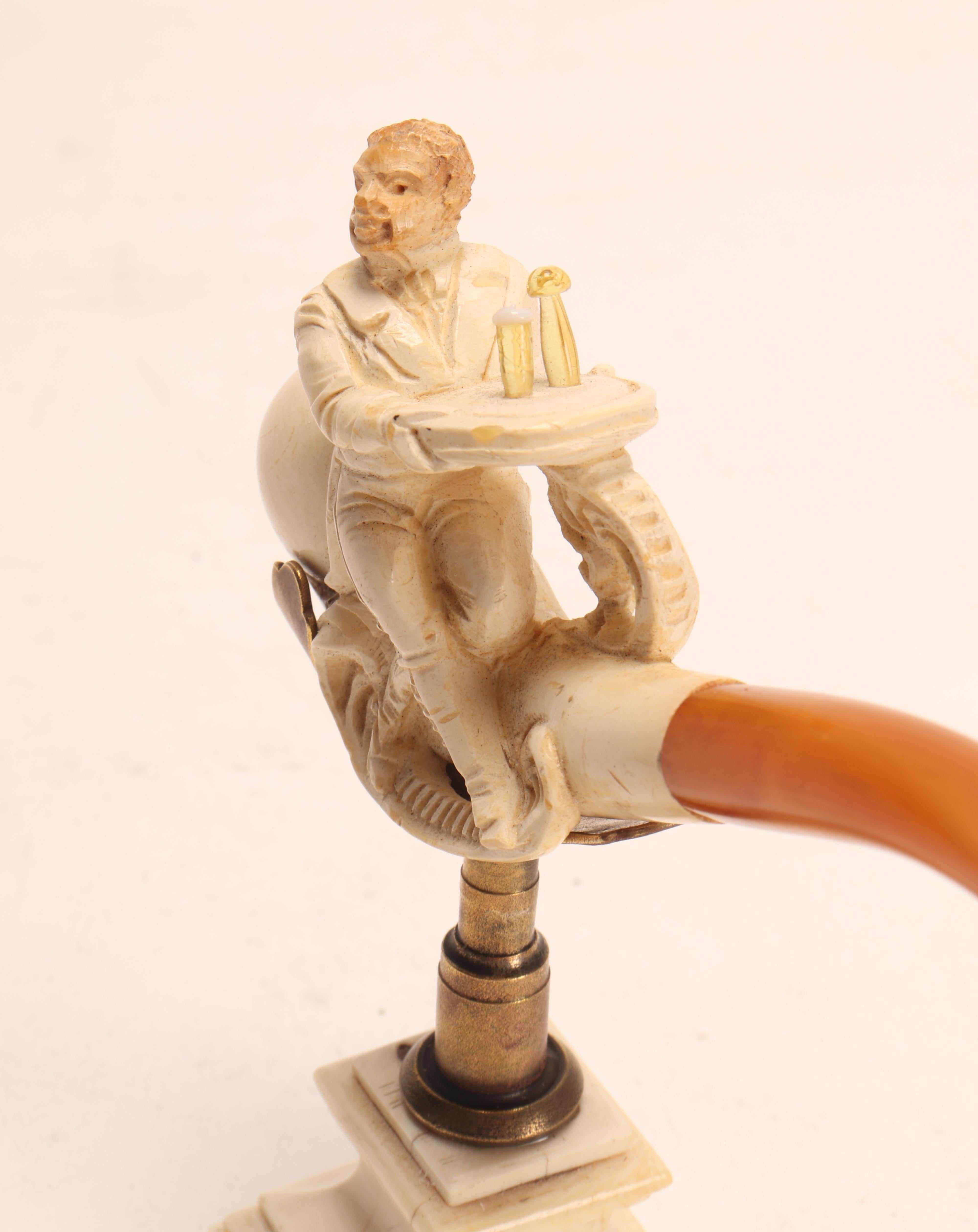 Meershaum Pipe with a Waiter with the Face of a Monkey, Vienna, 1880 For Sale 1