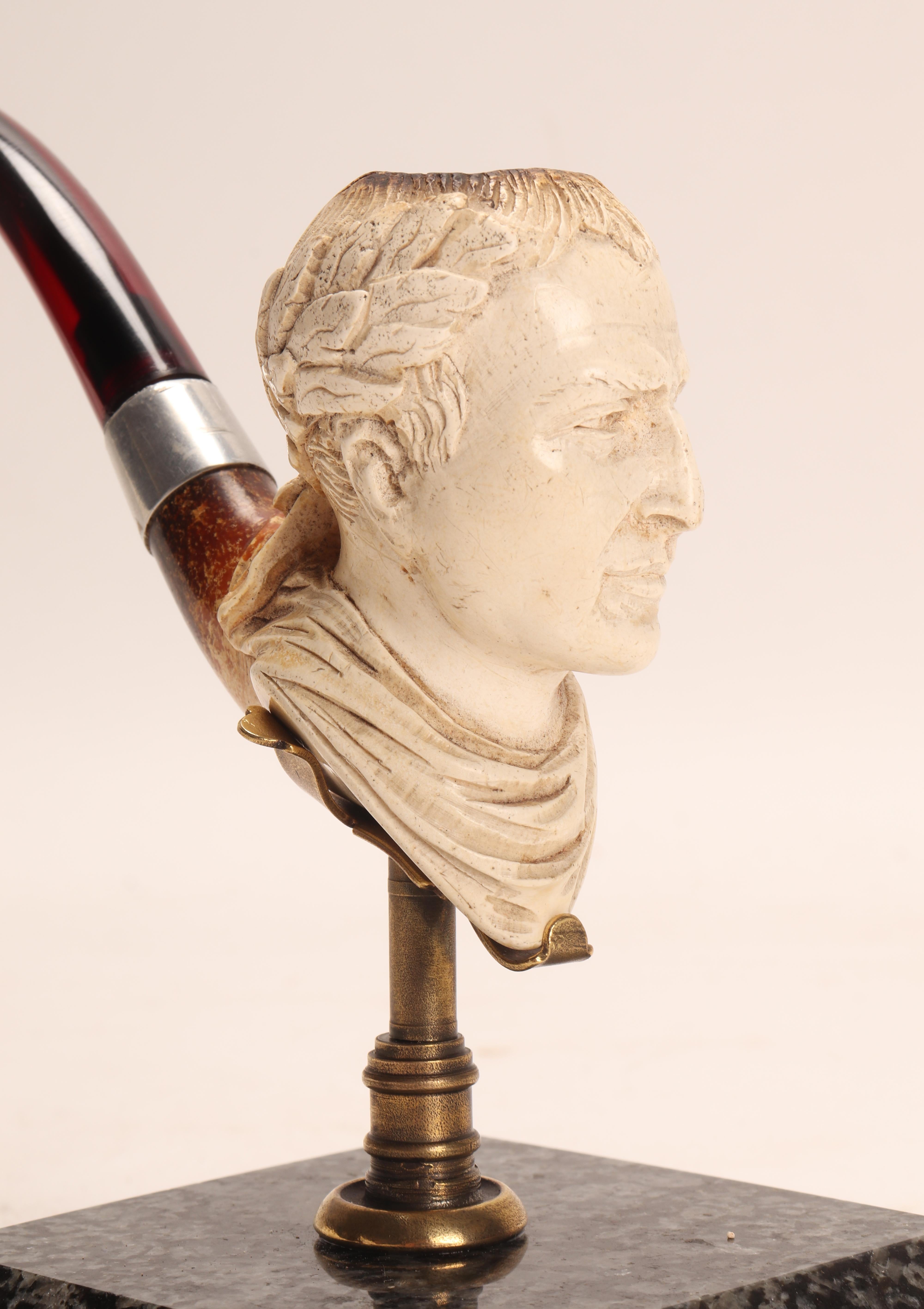 Meershaum-Pfeifen mit dem Kopf von Julius Caesar, Wien 1880 im Zustand „Gut“ im Angebot in Milan, IT