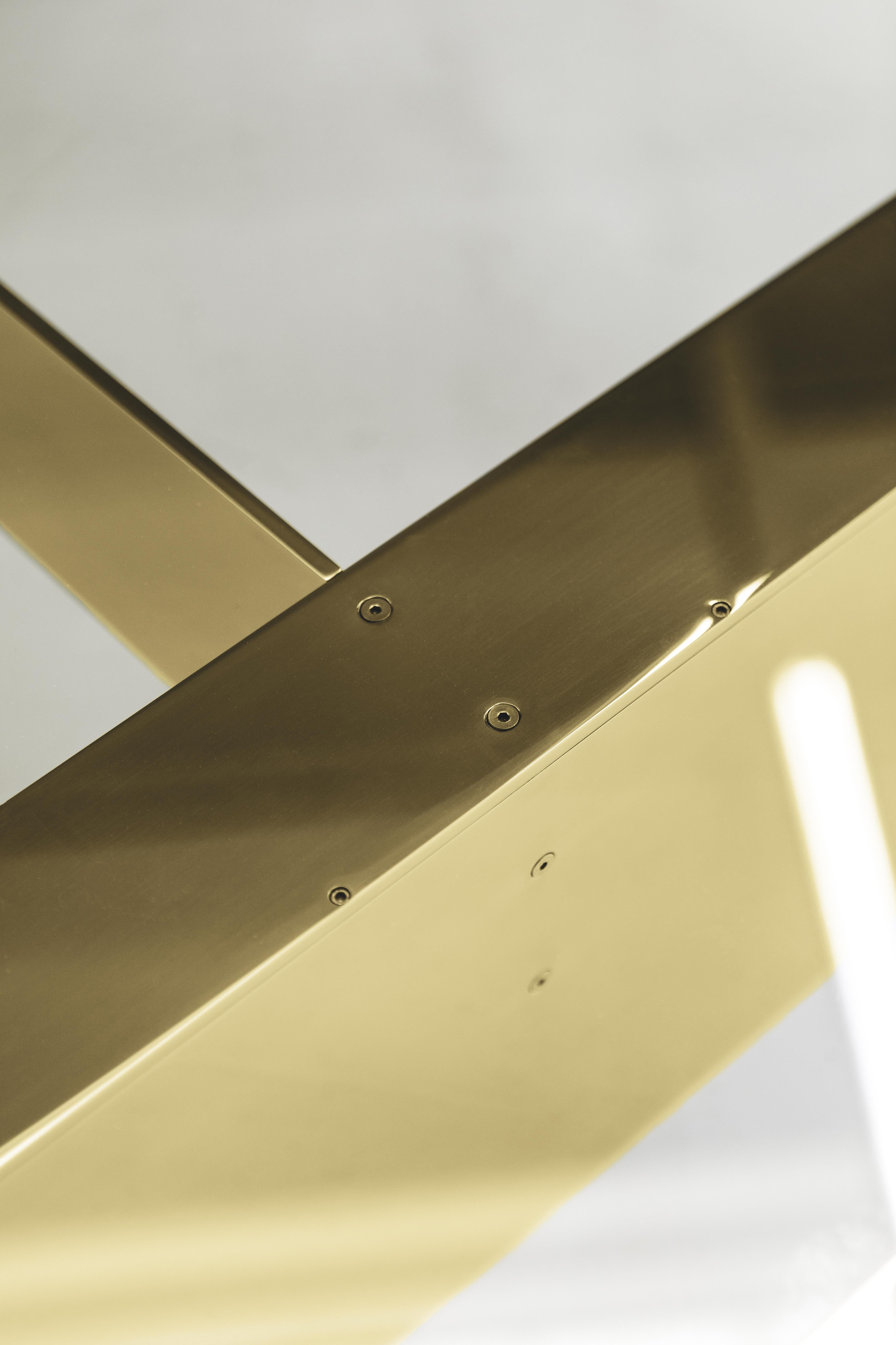 italien Mega, une grande table basse en finition laiton chromé argenté ou doré  150 en vente