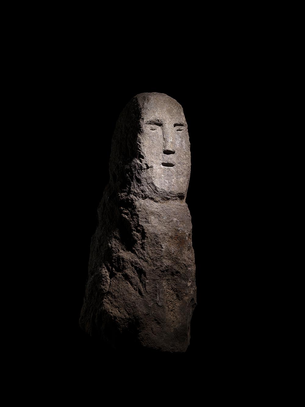 Stèle mégalithique  Abîmé - En vente à London, GB