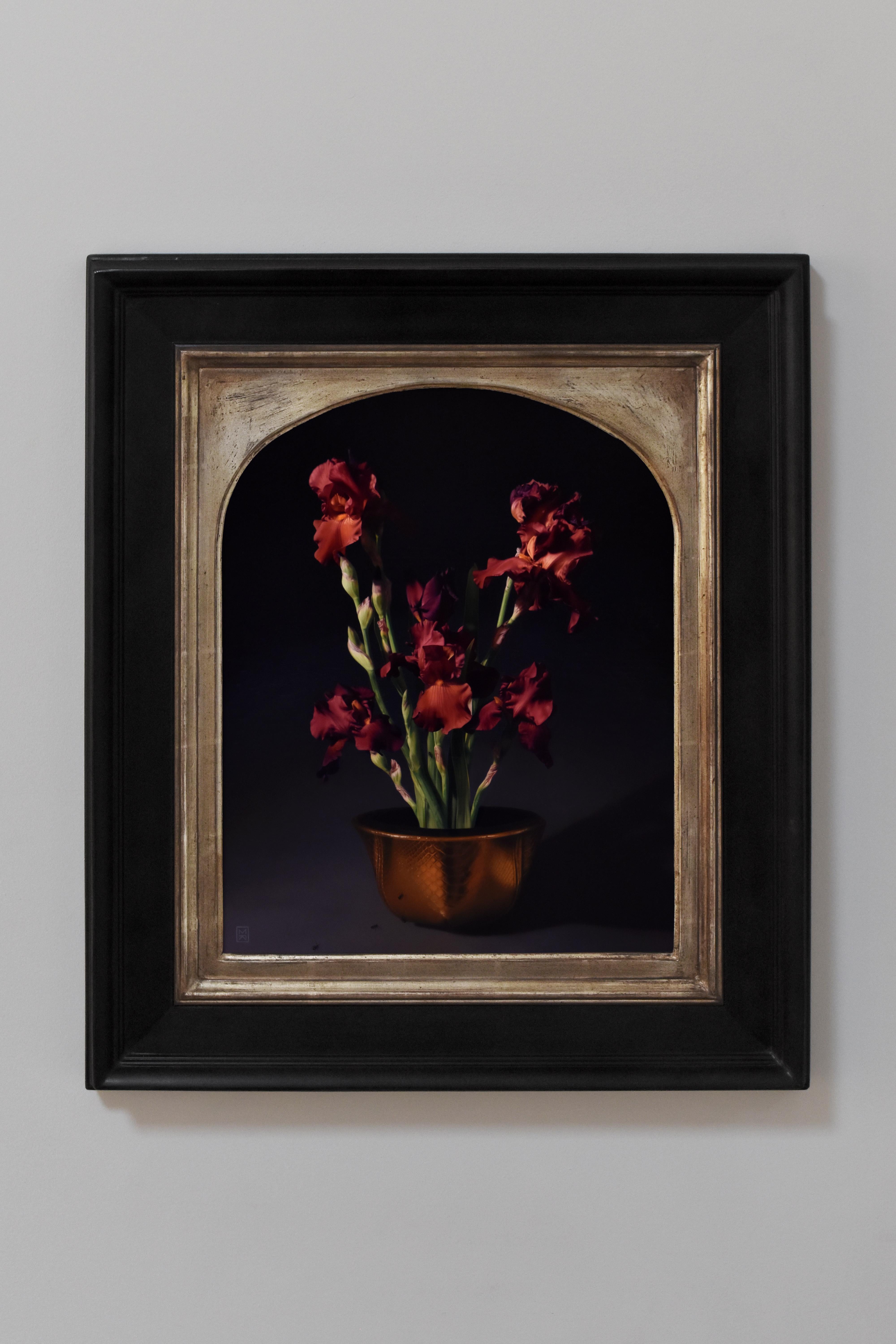 „Flowers with Vessel 4“ (2024), Original Ölporträt von Megan Elizabeth Read im Angebot 1