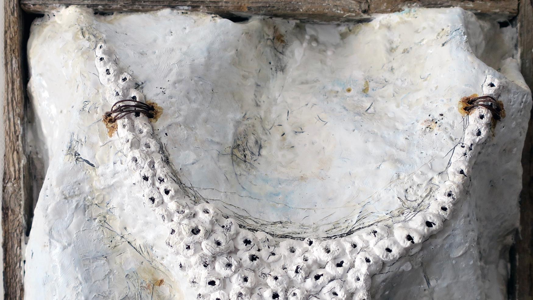 Scultura da parete: 'Clustered #2' - Abstract Sculpture Marrone di Megan Klim