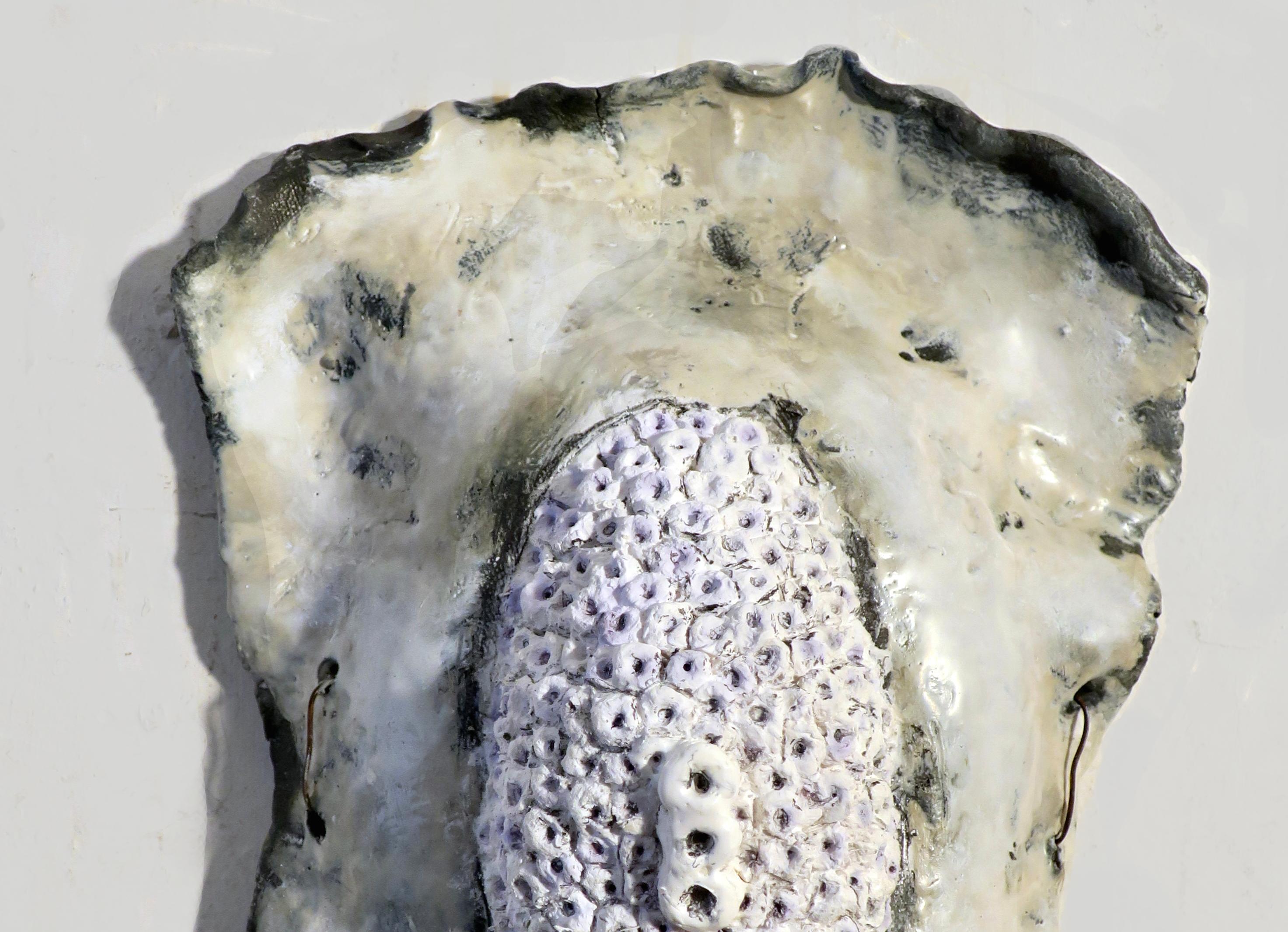 Scultura da parete: 'Clustered #5' - Abstract Sculpture Grigio di Megan Klim