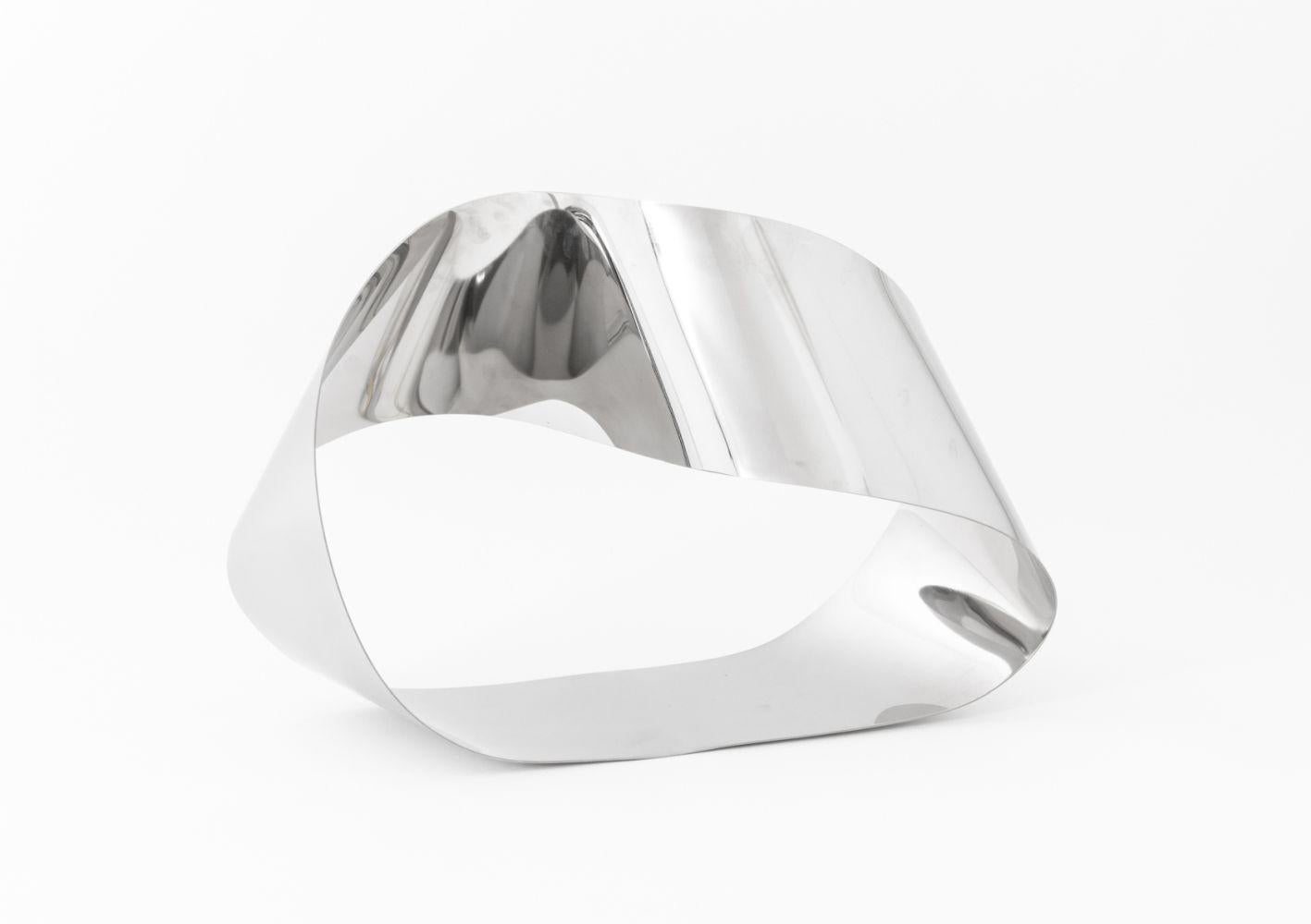 Postmoderno Megaron Scultura astratta a forma libera in cromo in vendita