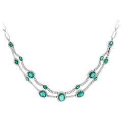 Meghna Jewels Collar de oro blanco de 18 quilates con esmeralda de 13,40 quilates y diamantes de 5,55 quilates