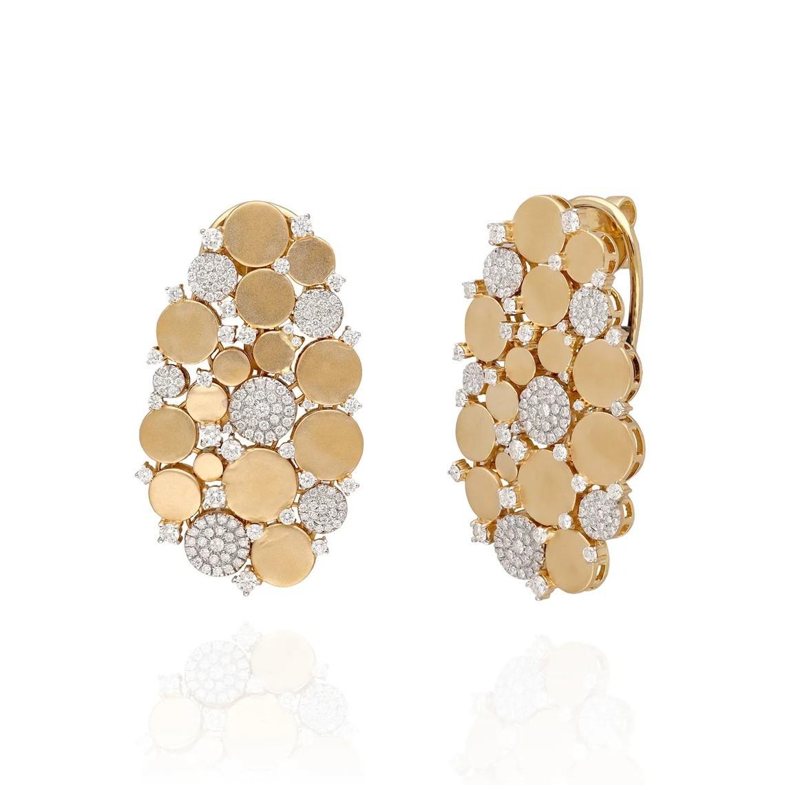 Meghna Jewels 18K Gold Matt gebürstet Diamant Galaxy Ohrringe (Gemischter Schliff) im Angebot