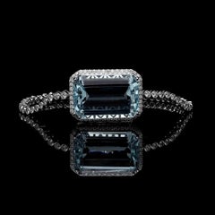 Meghna Jewels 19.26 carat Aquamarine 18 Karat Gold Diamond Chain Bracelet