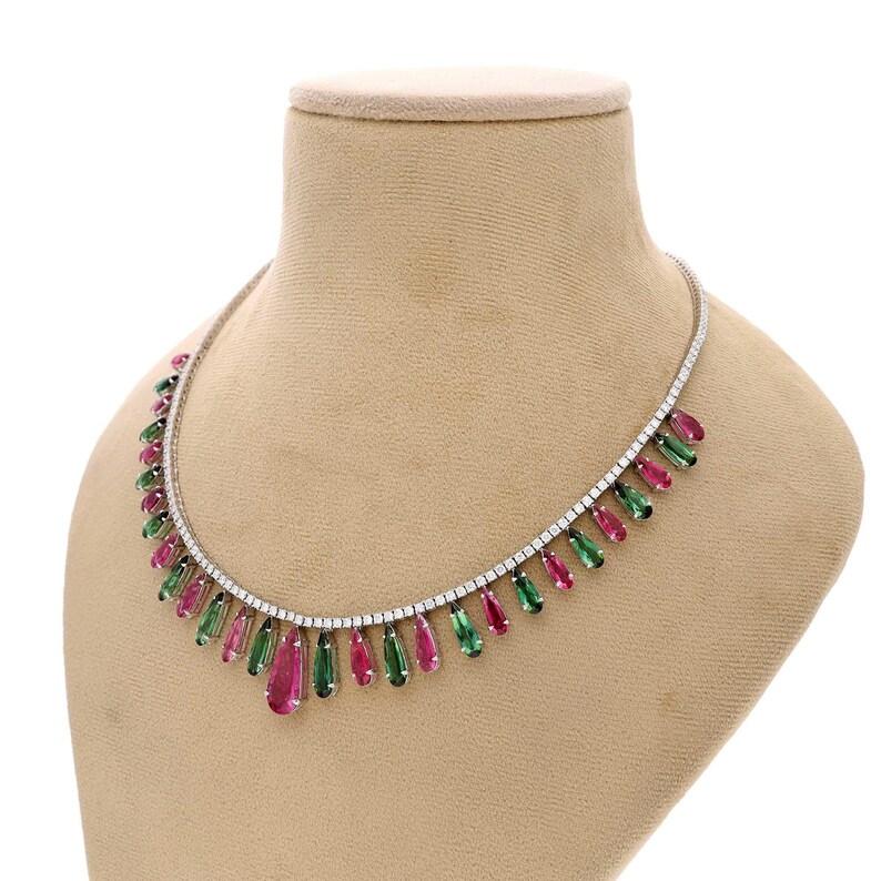 Meghna Jewels Collar de oro de 18 quilates con turmalina de 23,08 quilates y diamantes de 5,85 quilates Corte pera en venta