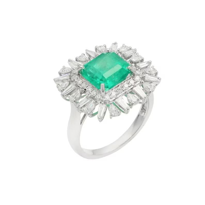 Meghna Jewels Anillo de oro blanco de 18 quilates con diamante esmeralda de 2,64 quilates Corte octogonal en venta