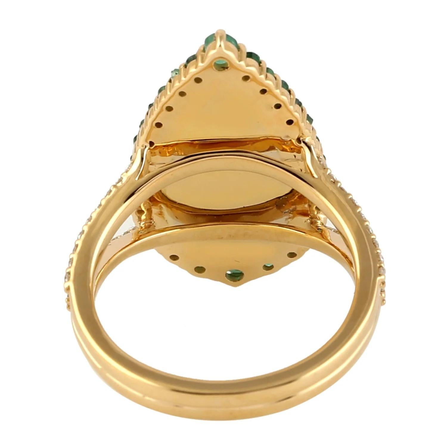 Modern Meghna Jewels 3.13 Carats Ethiopian Opal Emerald Diamond 14 Karat Gold Ring For Sale