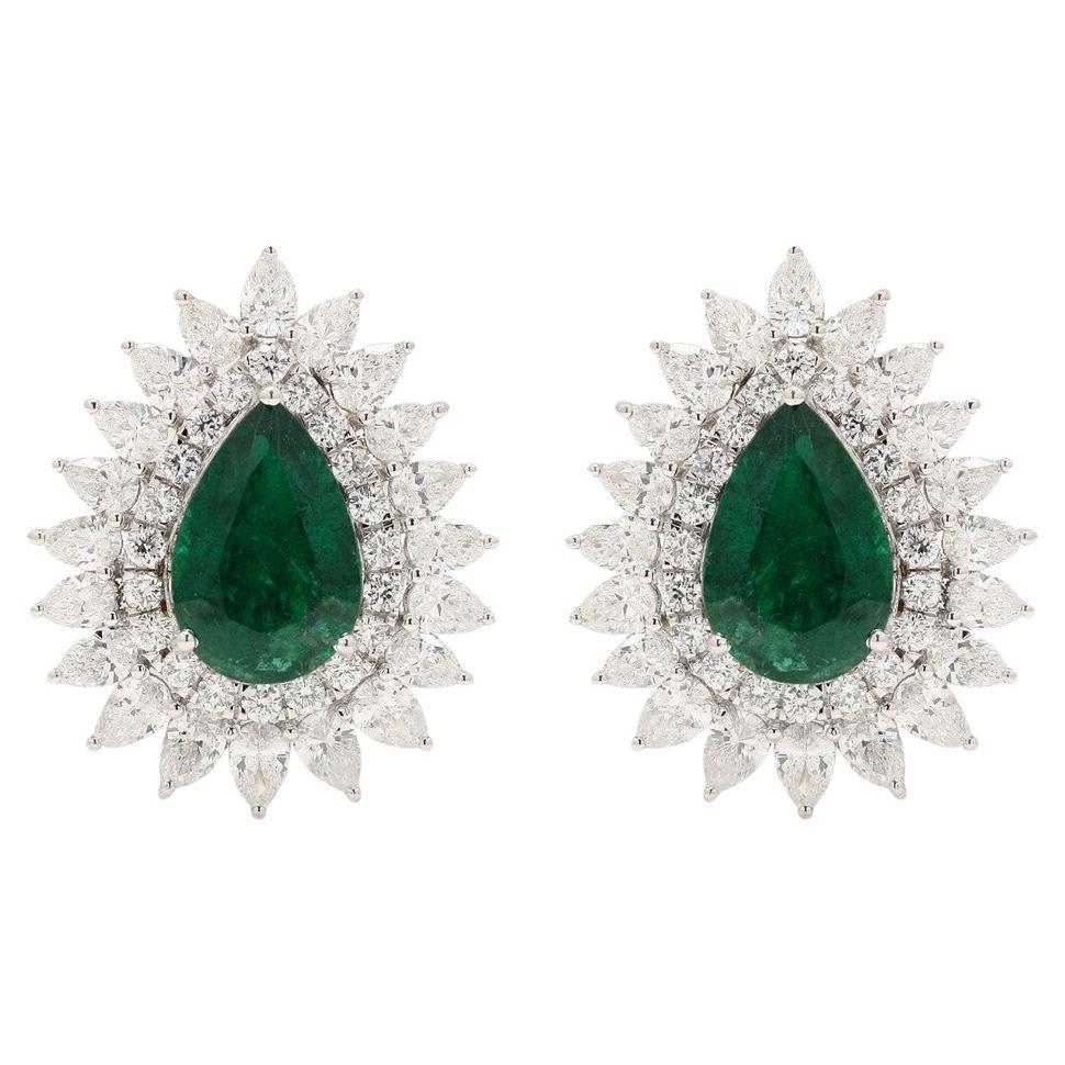 Meghna Jewels 3.62 Carats Emerald 2.60 carats Diamonds Stud Earrings