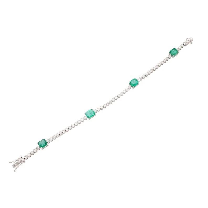 Meghna Jewels Tennisarmband aus 18 Karat Weißgold mit 3,96 Karat Smaragd und Diamant (Gemischter Schliff) im Angebot