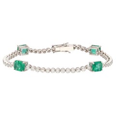 Meghna Jewels Bracelet tennis en or blanc 18 carats avec diamants et émeraudes de 3,96 carats