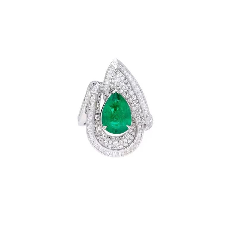 Pear Cut Meghna Jewels 4.0 carats Emerald 1.55 carats Diamond 18 Karat White Gold Ring For Sale