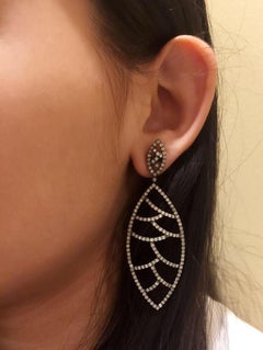 Orecchini Bora Bora con diamanti champagne di Meghna Jewels