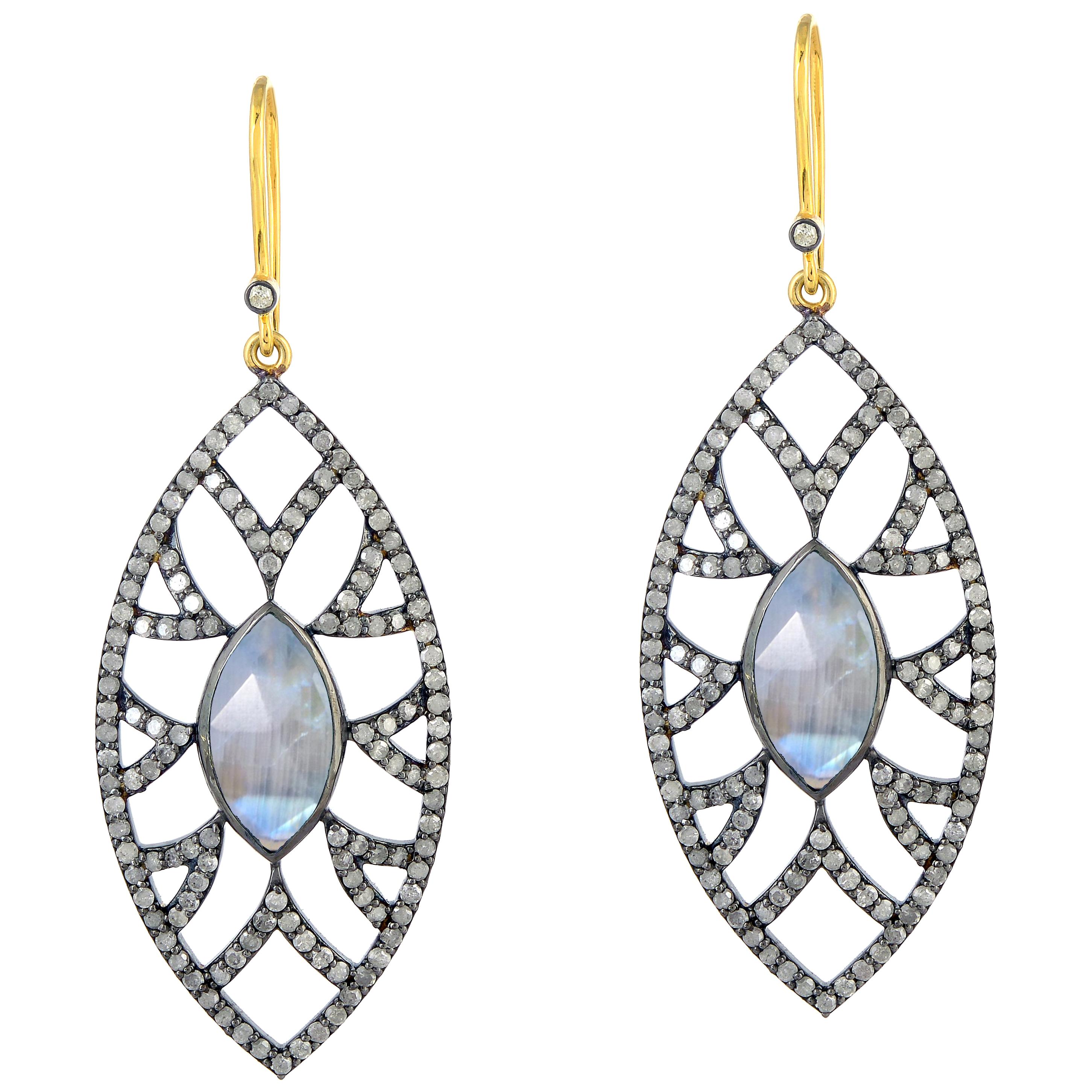 Pierre de lune Diamant  Boucles d'oreilles Marquise Bora Bora de Meghna Jewels  en vente