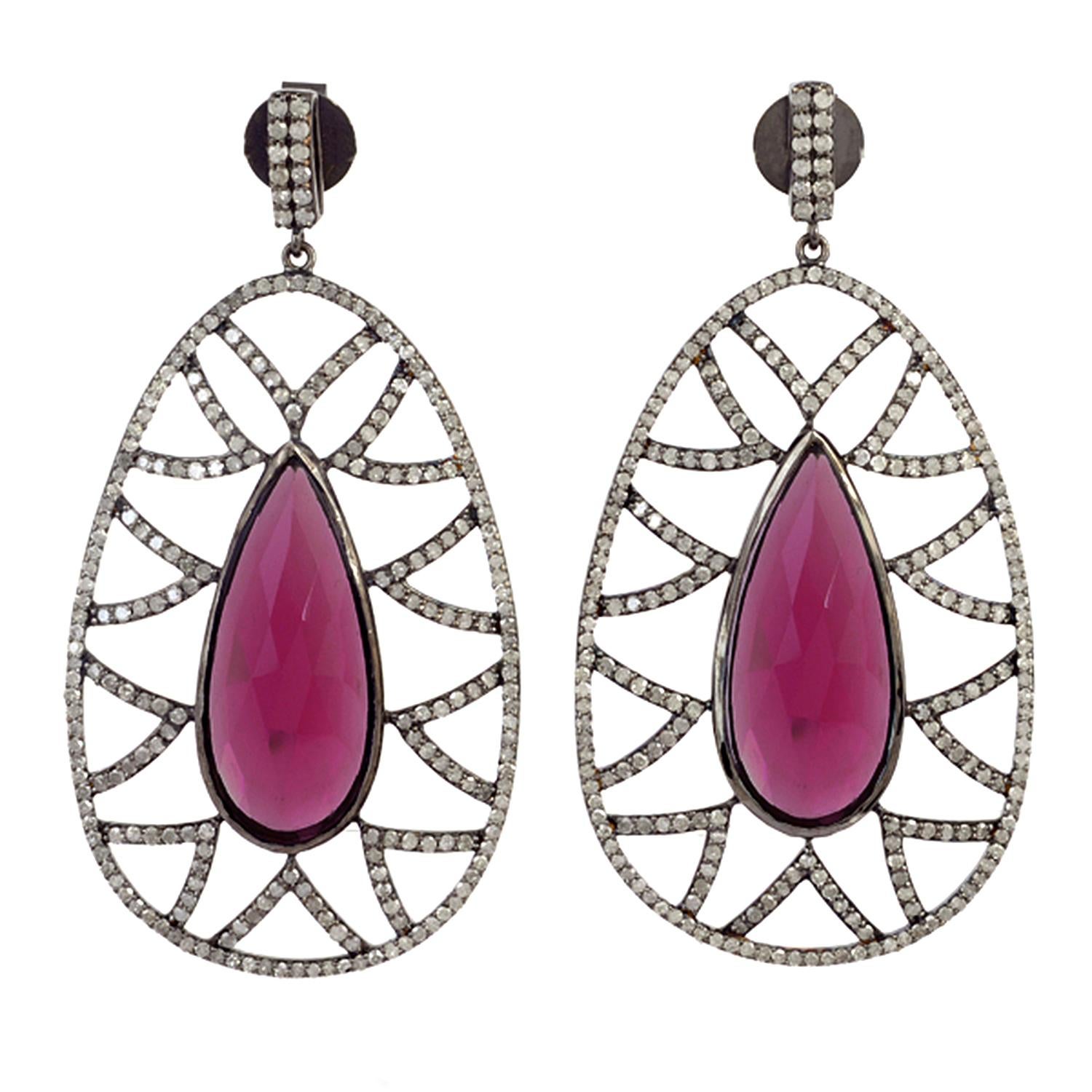 Boucles d'oreilles Bora en rubis, diamants et rubis Meghna Jewels