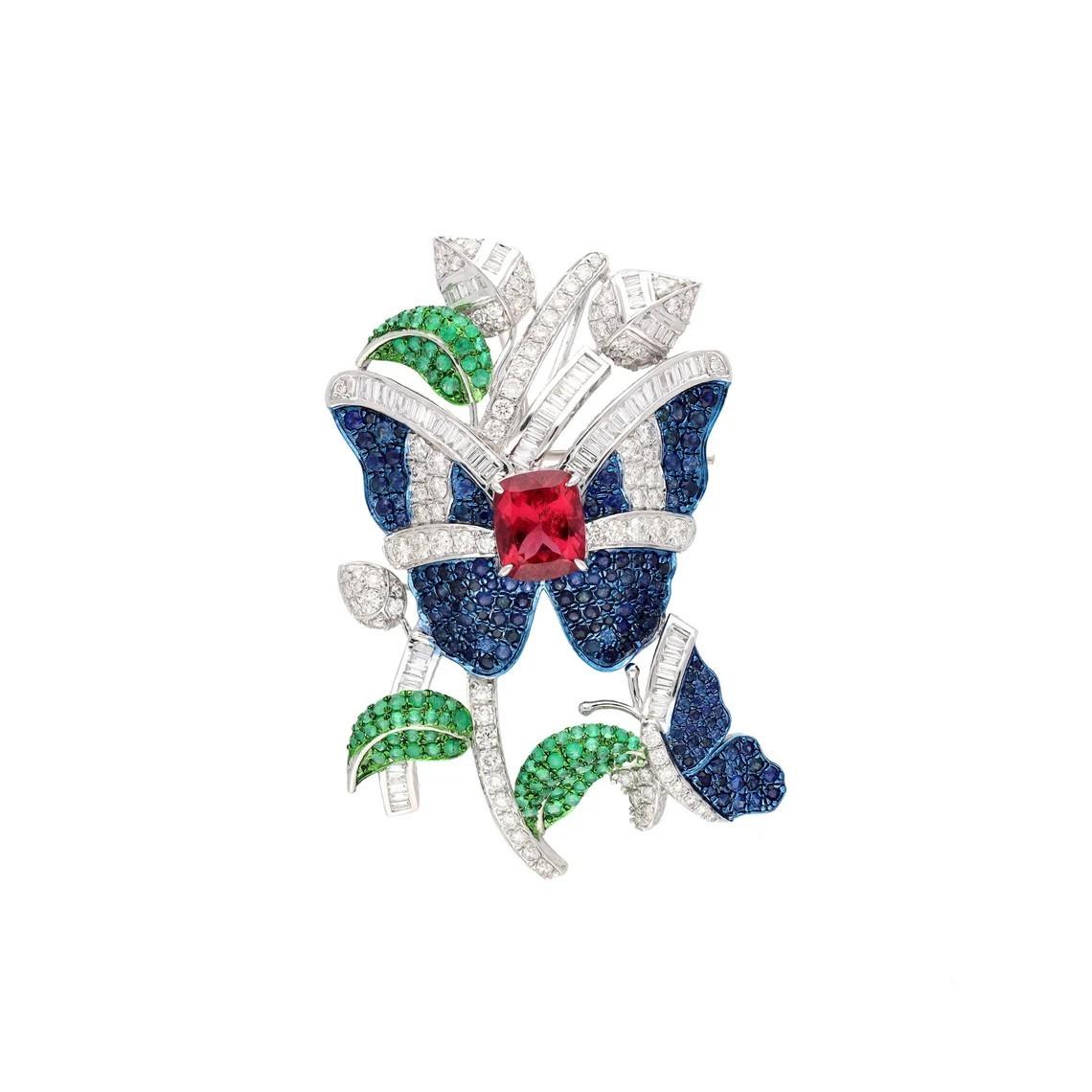 Meghna Jewels Brosche im Art-déco-Stil aus 18 Karat Gold mit Schmetterling, Smaragd, Rubin und Diamant (Gemischter Schliff) im Angebot
