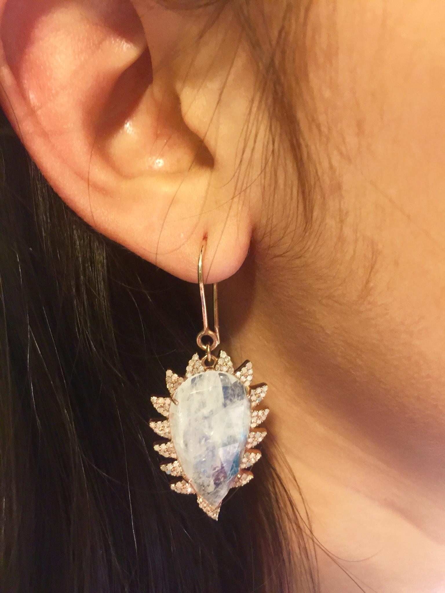 Women's Blue Sapphire Diamond Meghna Jewels Claw Earrings  For Sale