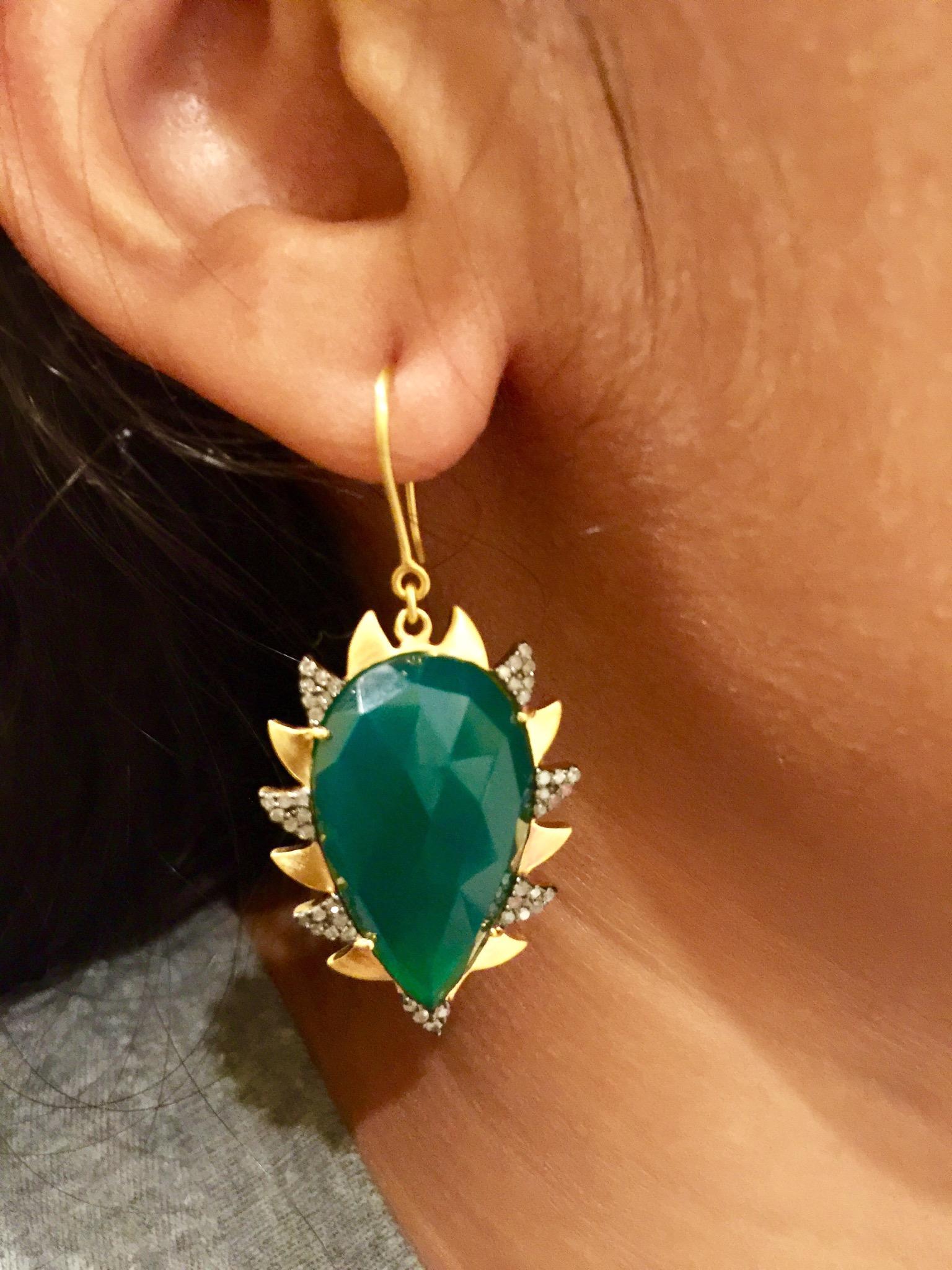 Green Onyx Diamond Meghna Jewels Claw Earrings In New Condition For Sale In Hoffman Estate, IL