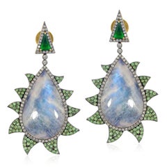 Meghna Jewels Pendientes de diamantes de piedra lunar Claw Tsavorita Ónice verde
