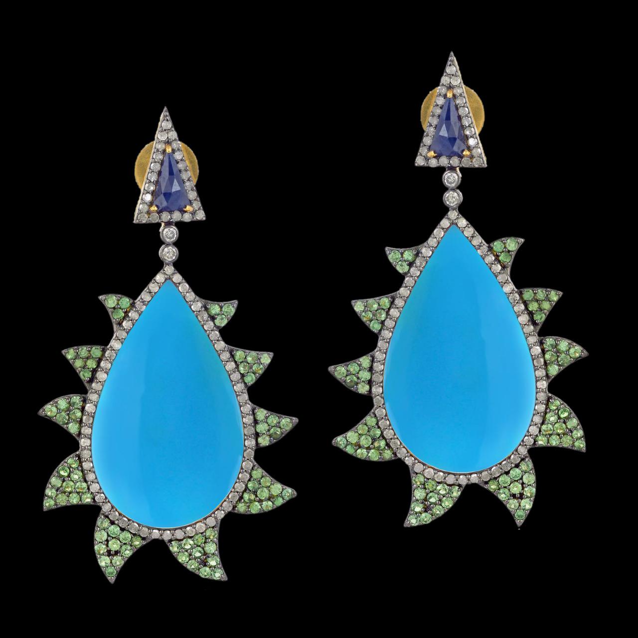 Meghna-Schmuckklauen  Türkis Tsavorit Blauer Saphir Diamant-Ohrringe (Moderne) im Angebot