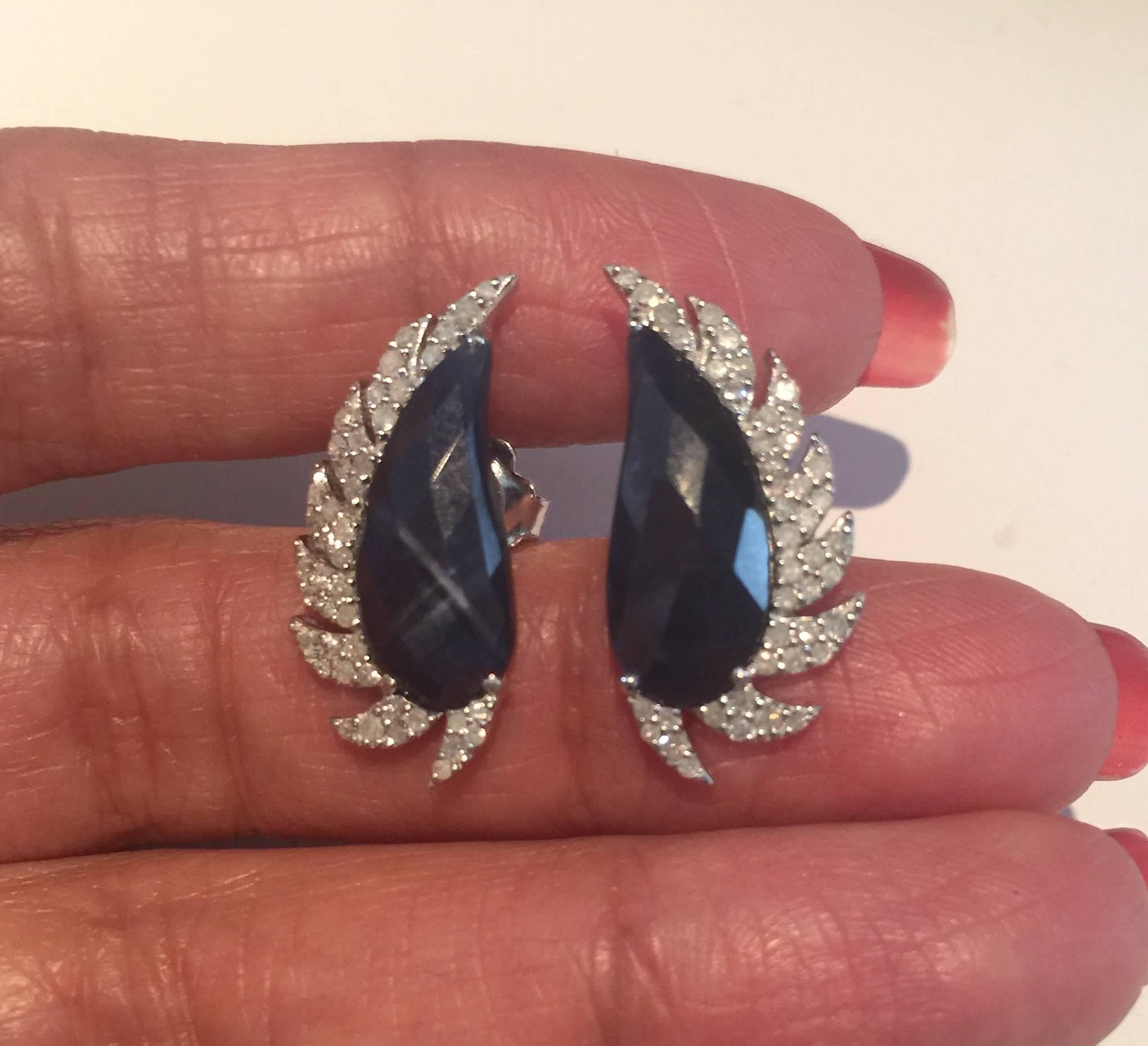 Meghna Jewels Claw Half Moon Studs Blue Sapphire and Diamonds In New Condition In Hoffman Estate, IL