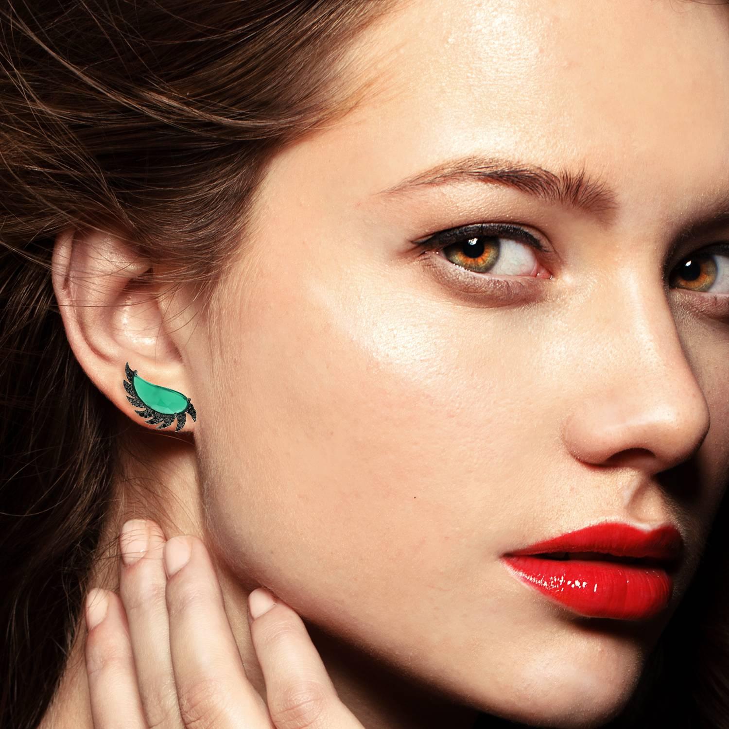 Contemporaneo Turchese con diamanti neri Meghna Jewels, borchie con artiglio a mezza luna in vendita