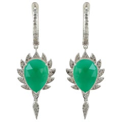 Meghna Jewels Boucles d'oreilles griffes en onyx vert et diamants