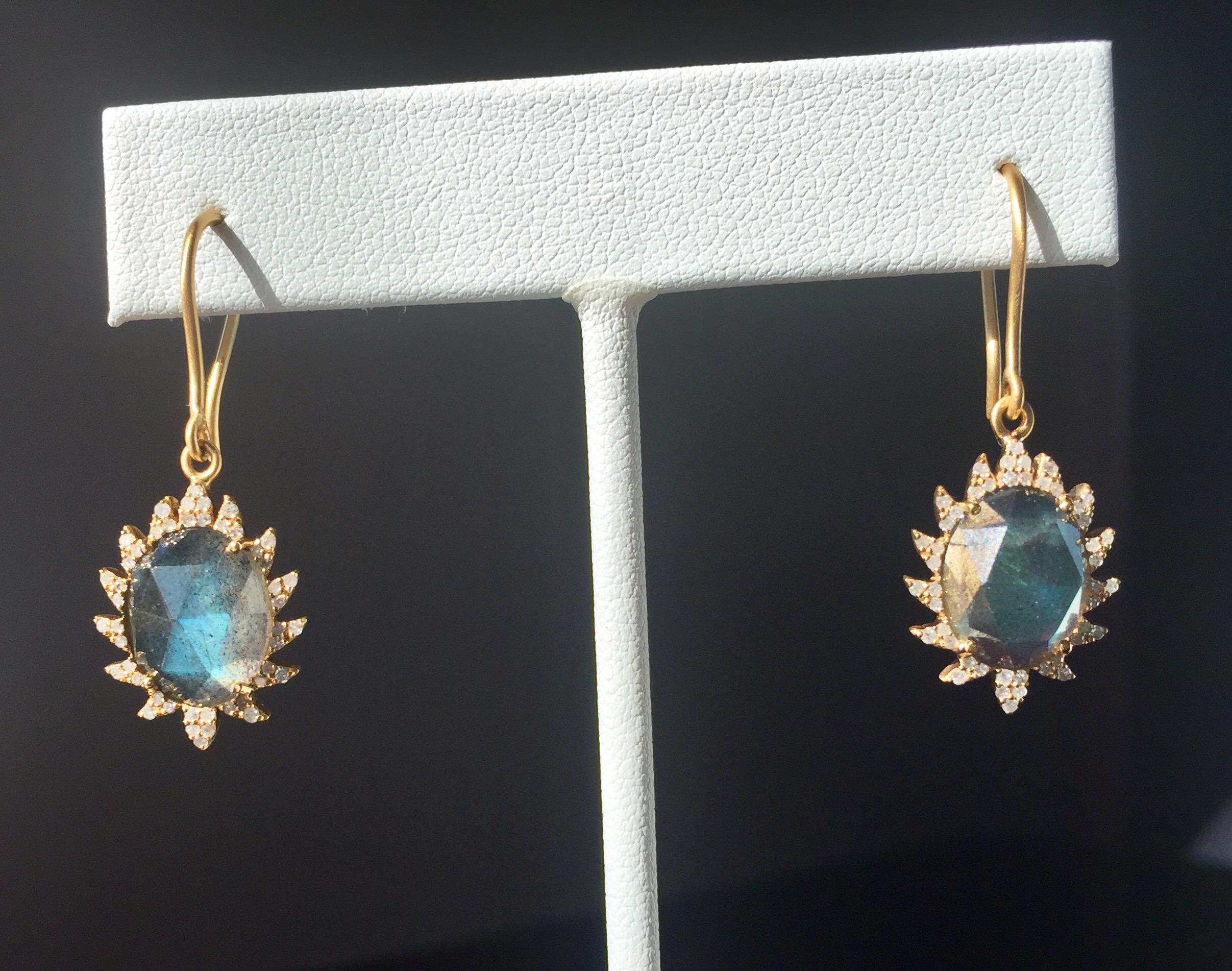 Labradorite Diamonds Claw Single Drop Earrings  In New Condition For Sale In Hoffman Estate, IL