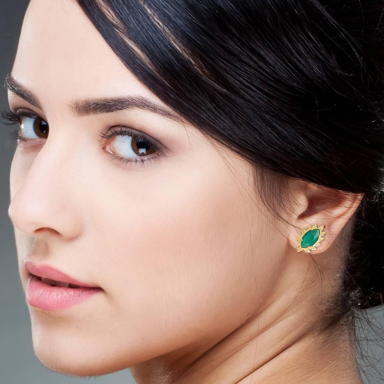 Modern Meghna Jewels Claw Stud Green Chalcedony Diamond Earrings For Sale