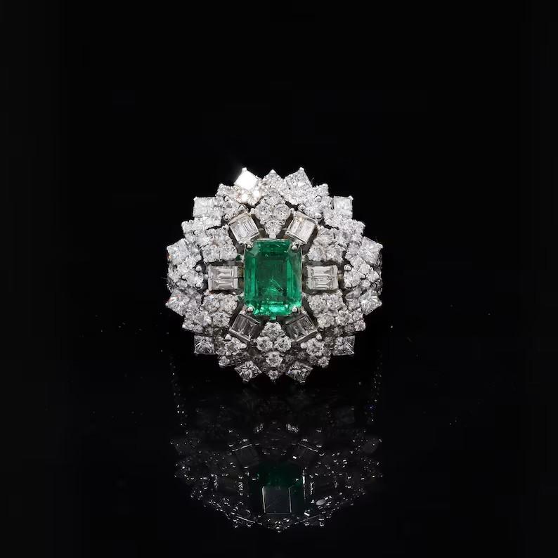 Modern Meghna Jewels Emerald Cut Diamond 18K Gold Ring For Sale